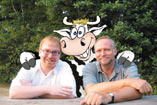 Drei Rindviecher (von links nach rechts): Matthias Borner, Kuh Elsa, Jo Pelle Küker-Bünermann.